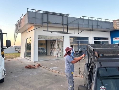 Execução da obra: montagem da fachada