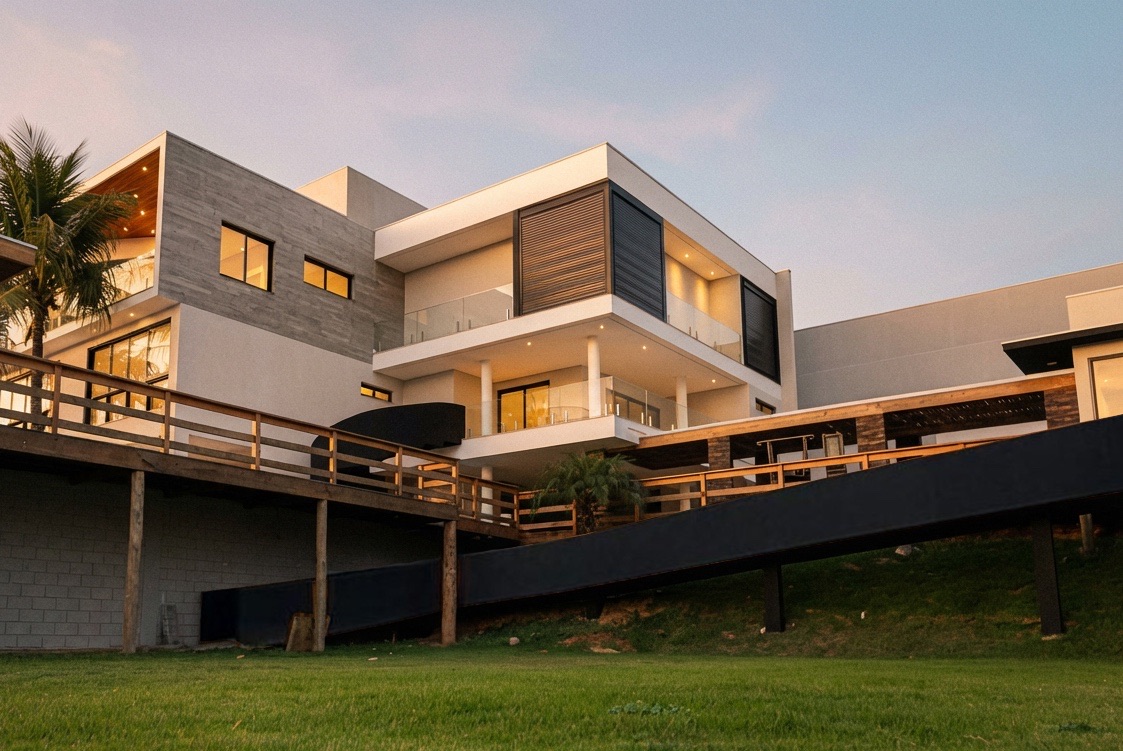 Casa JB executada, vista da fachada ao entardecer